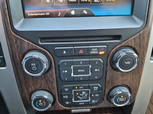 Used 2013 Ford F150 Lariat w/ Mid Equipment Group RWD image 17
