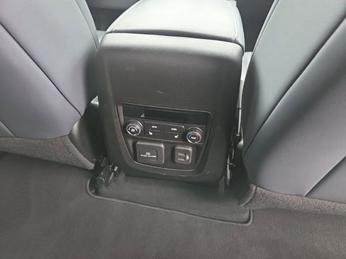 Used 2024 Buick Enclave Premium image 24