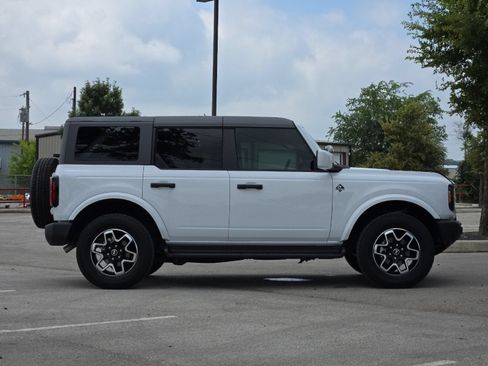 Used 2026 Ford Bronco Outer Banks AWD/4WD image 6