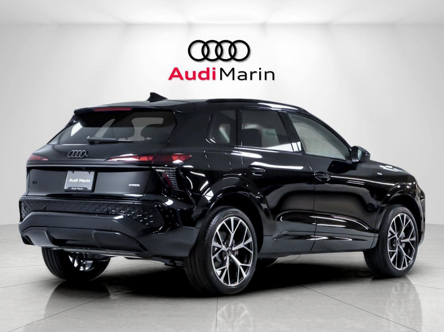 New 2026 Audi Q3 quattro 2.0T AWD/4WD image 5