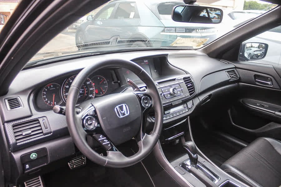 Used 2017 Honda Accord Sport image 22
