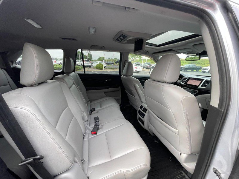 Used 2018 Honda Pilot Touring image 15