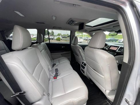 Used 2018 Honda Pilot Touring image 15