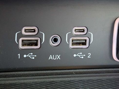 Certified 2023 Jeep Grand Cherokee Limited w/ Luxury Tech Group II AWD/4WD image 24