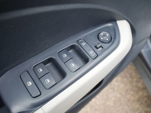 Certified 2023 Hyundai Venue Limited w/ Cargo Package image 19