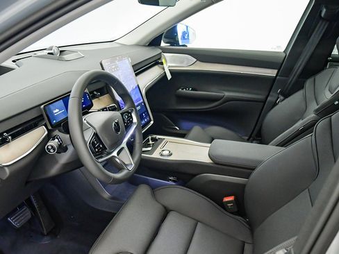 New 2025 Volvo EX90 Ultra w/ Protection Package Premier image 22