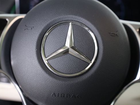 Used 2023 Mercedes-Benz EQB 300 4MATIC image 14