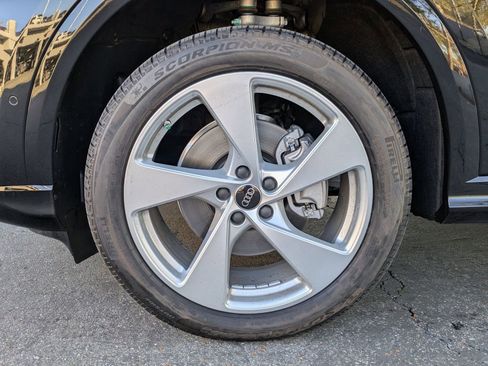 New 2025 Audi Q5 Premium Plus image 13