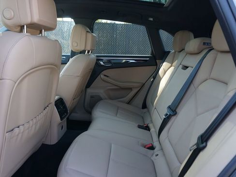 Used 2024 Porsche Macan image 13