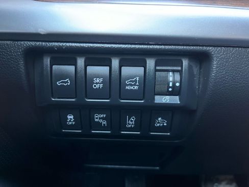 Used 2017 Subaru Outback 3.6R Limited image 31