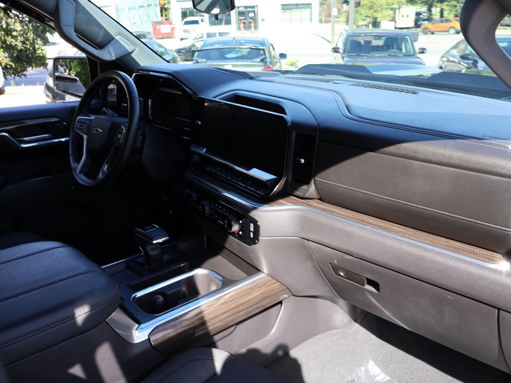 Used 2024 Chevrolet Silverado 1500 LT Trail Boss w/ Convenience Package II AWD/4WD image 26