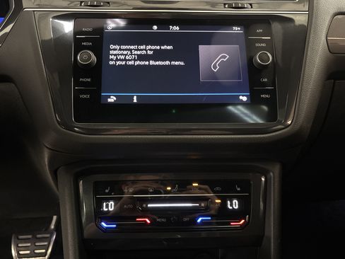 Used 2022 Volkswagen Tiguan SE R-Line FWD image 16