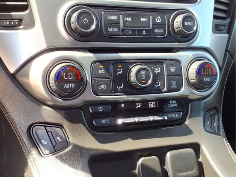 Used 2020 Chevrolet Suburban LT AWD/4WD image 23