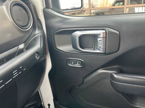 Used 2021 Jeep Wrangler Unlimited Sport image 29