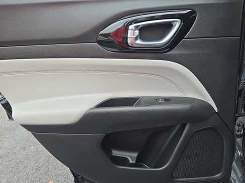 Used 2022 Jeep Compass Limited image 26