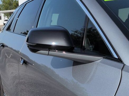 Used 2024 Cadillac Lyriq Tech RWD image 12