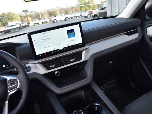New 2026 Ford Explorer Active w/ Active Comfort Package AWD/4WD image 18