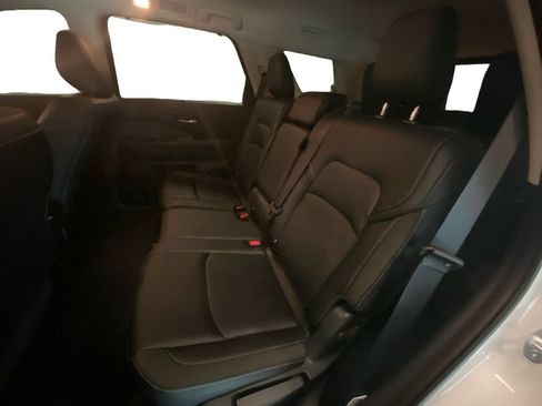 Used 2024 Nissan Pathfinder SL AWD/4WD image 14
