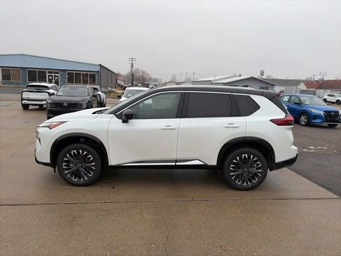 New 2026 Nissan Rogue Platinum image 3