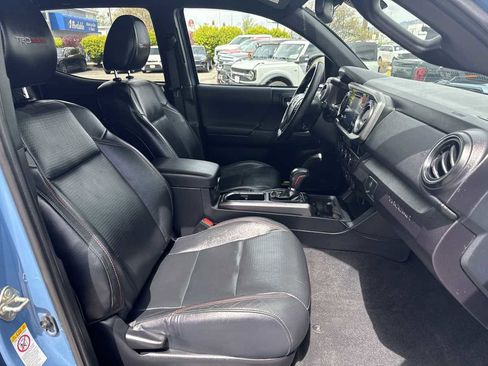 Used 2018 Toyota Tacoma TRD Pro AWD/4WD image 25