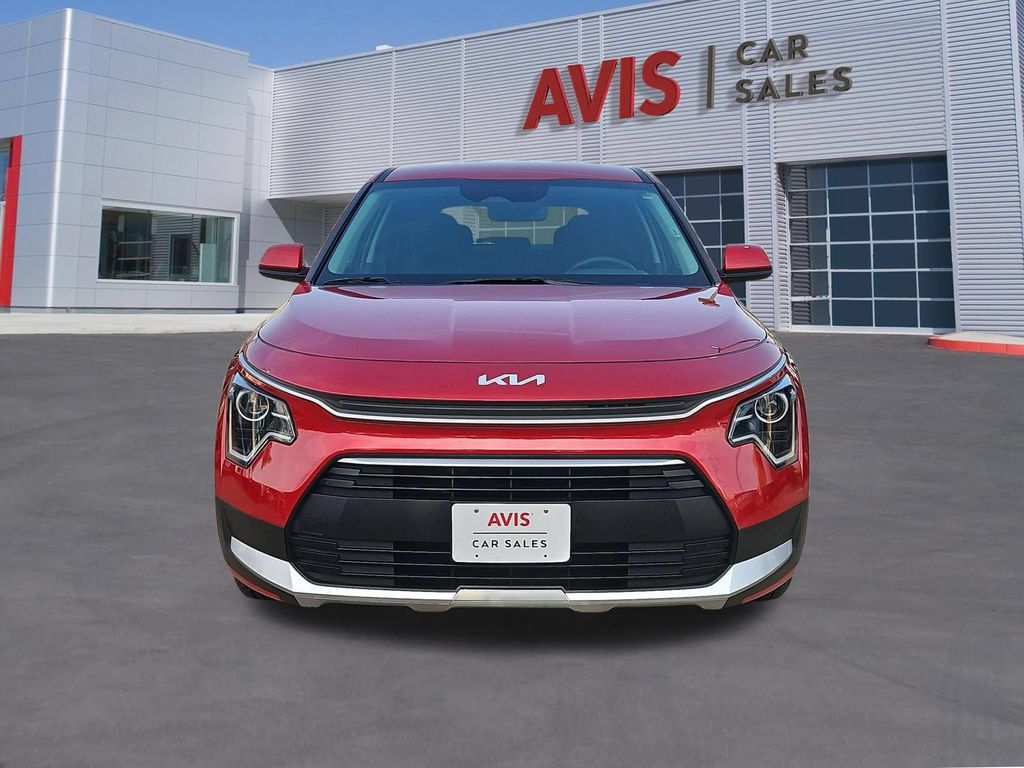 Used 2025 Kia Niro LX FWD image 2