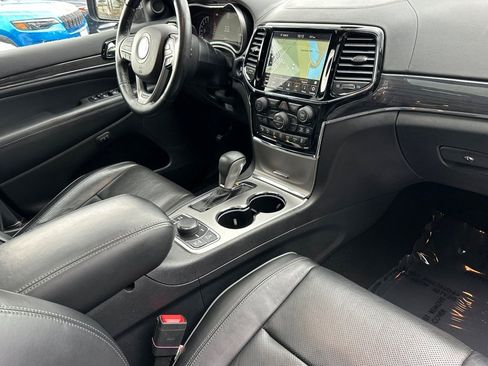Used 2019 Jeep Grand Cherokee Overland image 18