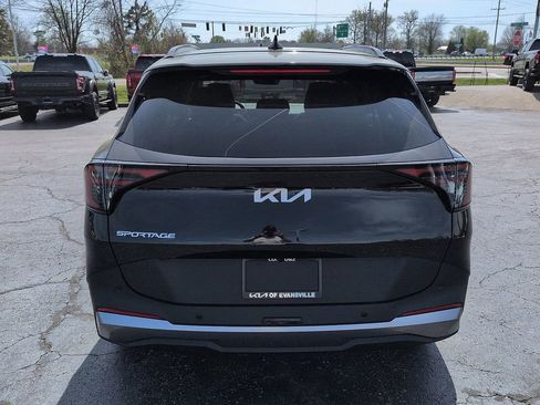New 2026 Kia Sportage EX FWD image 6