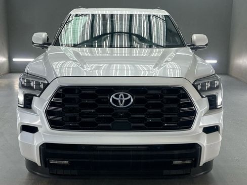 Used 2023 Toyota Sequoia Platinum AWD/4WD image 2