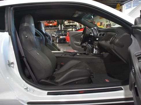 Used 2015 Chevrolet Camaro Z/28 RWD image 37
