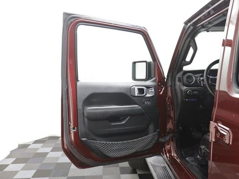 Used 2021 Jeep Wrangler Unlimited Sahara w/ Cold Weather Group AWD/4WD image 5