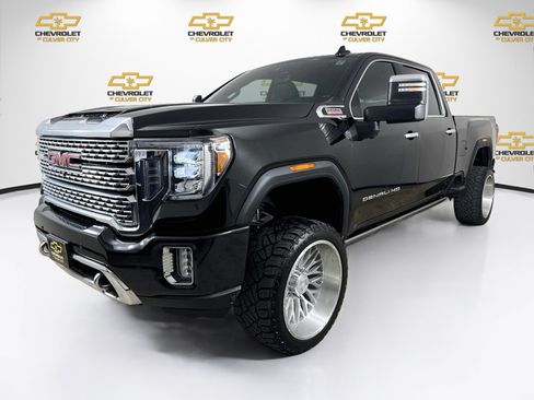 Used 2022 GMC Sierra 3500 Denali w/ Denali Black Diamond Edition AWD/4WD image 3