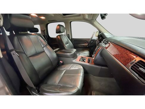 Used 2007 Chevrolet Tahoe LTZ w/ LTZ Preferred Equipment Group AWD/4WD image 19