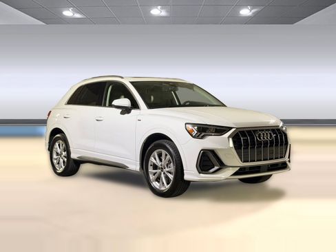 Certified 2025 Audi Q3 2.0T Premium Plus w/ Premium Plus Package image 7