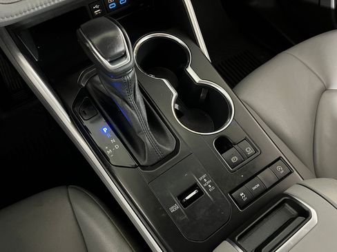 Used 2022 Toyota Highlander XLE image 24