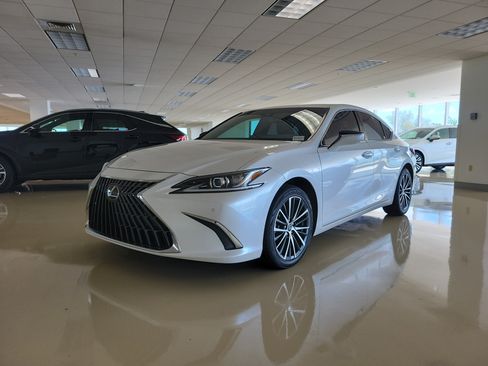 Used 2024 Lexus ES 250 w/ Premium Package AWD/4WD image 5