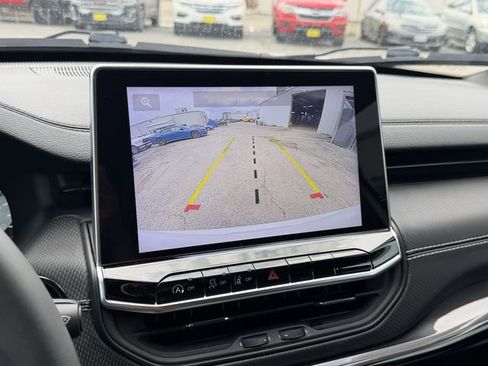 Used 2024 Jeep Compass Latitude w/ Altitude Special Edition AWD/4WD image 22