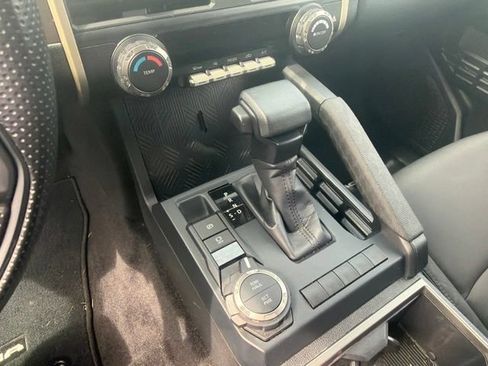 Used 2025 Toyota Tacoma SR5 AWD/4WD image 6