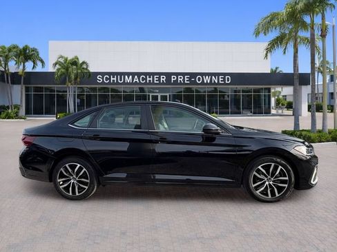 Used 2025 Volkswagen Jetta SE w/ Sunroof Package FWD image 8