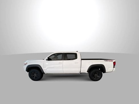 Certified 2019 Toyota Tacoma TRD Off-Road w/ Technology Package AWD/4WD image 5