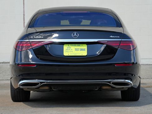 Used 2024 Mercedes-Benz S 580e 4MATIC Sedan image 11