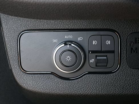 Used 2023 Mercedes-Benz Sprinter 2500 image 11