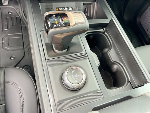 New 2025 GMC Hummer EV 2X image 12