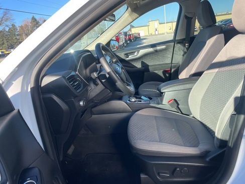 Used 2020 Ford Escape SE image 8