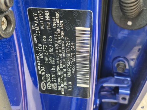 Certified 2025 Hyundai Venue Limited FWD image 33