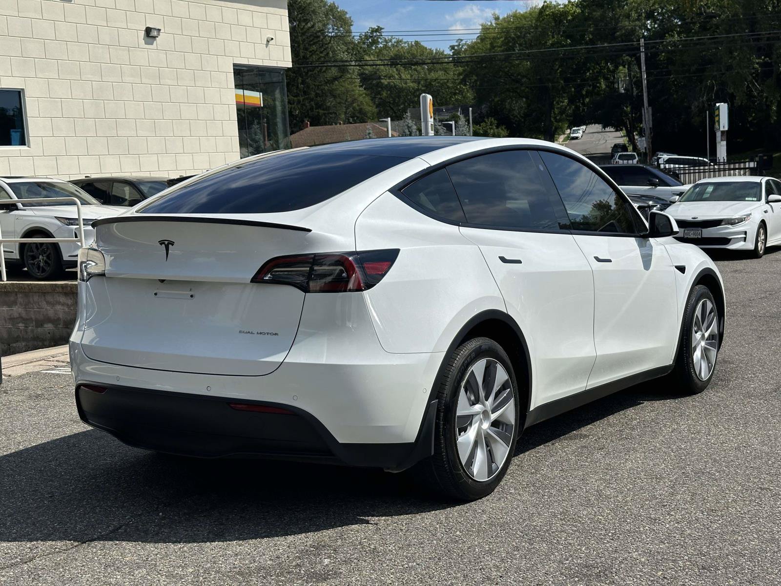 Used 2021 Tesla Model Y Long Range AWD/4WD image 3