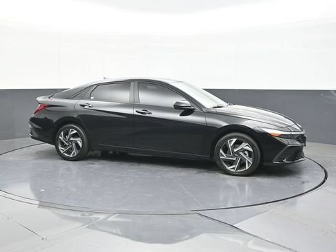 Used 2025 Hyundai Elantra SEL FWD image 18