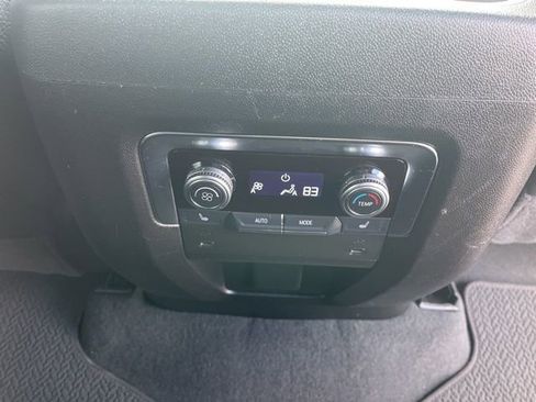 Used 2025 GMC Yukon XL Denali image 34