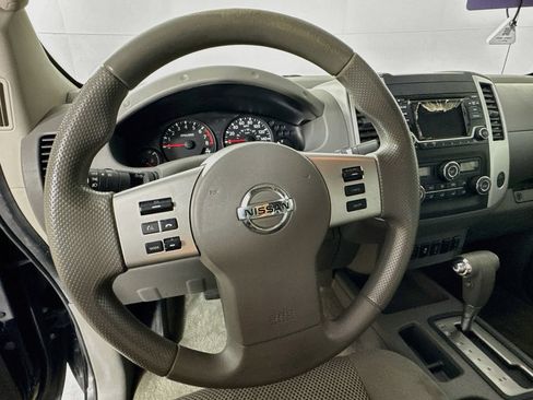 Used 2016 Nissan Frontier SV RWD image 11