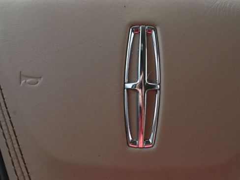 Used 2022 Lincoln Aviator Reserve w/ Equipment Group 201A image 23