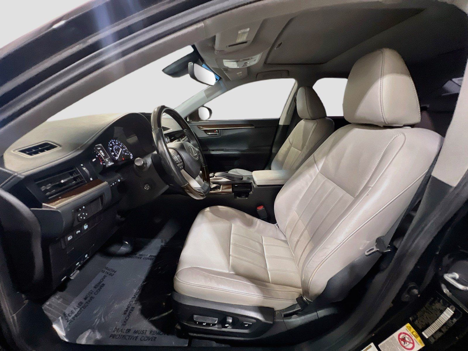 Used 2016 Lexus ES 350 w/ Luxury Package w/Wood Trim FWD image 15